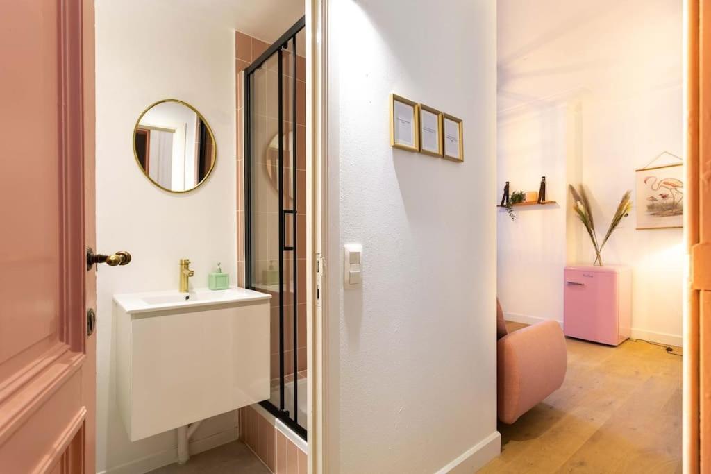 Pink Fairytale-Like Apartment Antwerpen Eksteriør billede